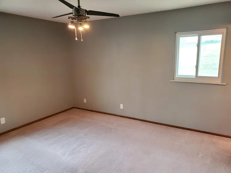 9060 Oakwood Dr — Photo 6