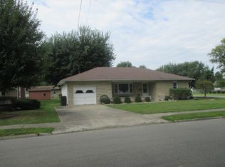 1207 N Robb St, Robinson, IL 62454