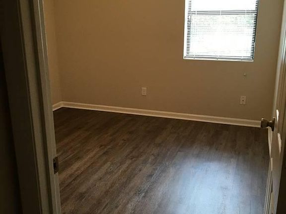 3rd image of 3200 E 5th St