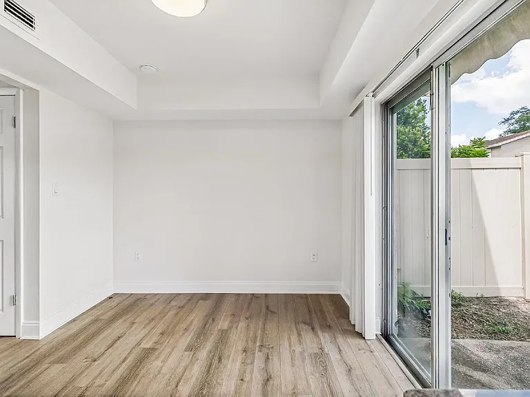 2774 Seahorse Ct — Photo 10