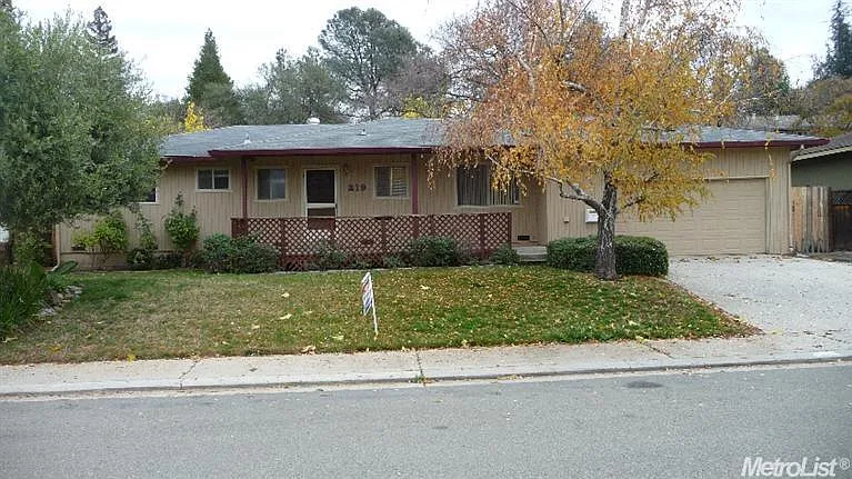 219 Ginger Dr photo 1