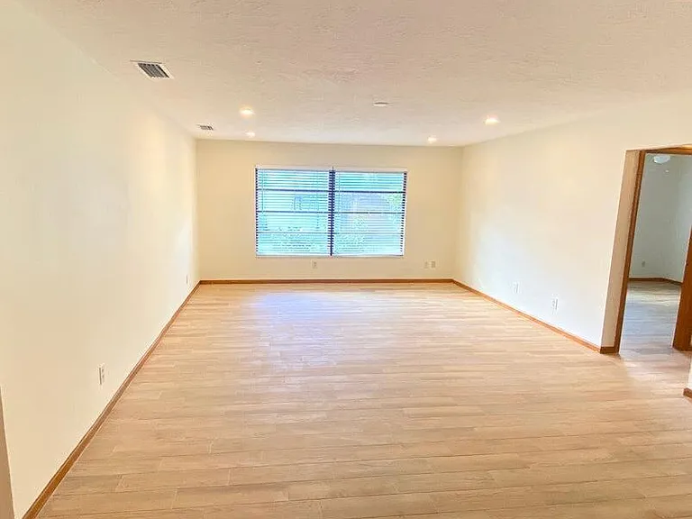 5585 Pennock Point Rd — Photo 14