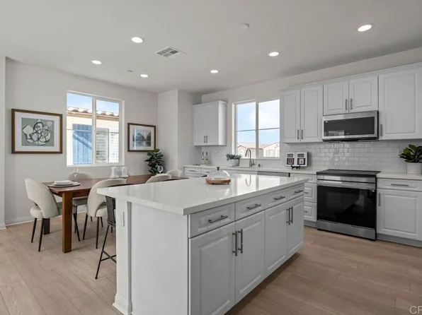 363 Liberty Way, Oceanside, CA 92057