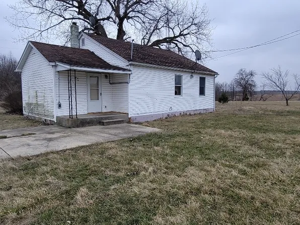 480 N County Road 2125e, Oakland, IL 61943