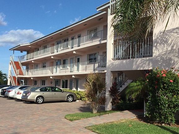 25 units in building
