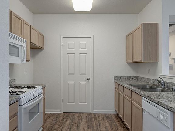 4th image of 217 Pacifica Blvd Unit 202