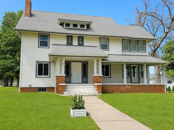 320 3rd St NE, Primghar, IA 51245
