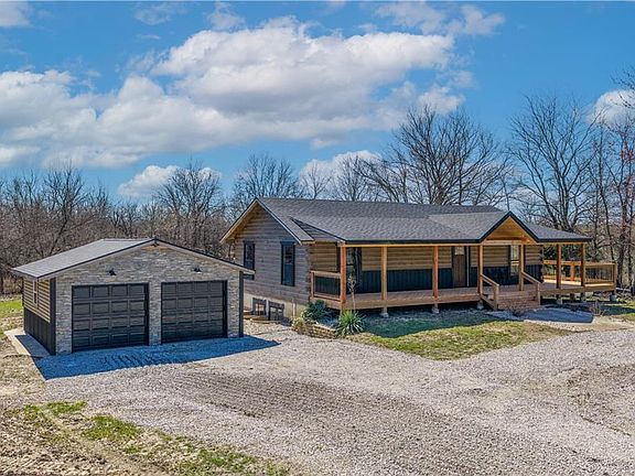 4th image of 1101 NW 700th Rd