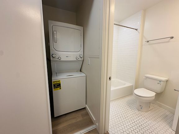 3rd image of 111 N La Cumbre Rd APT 12