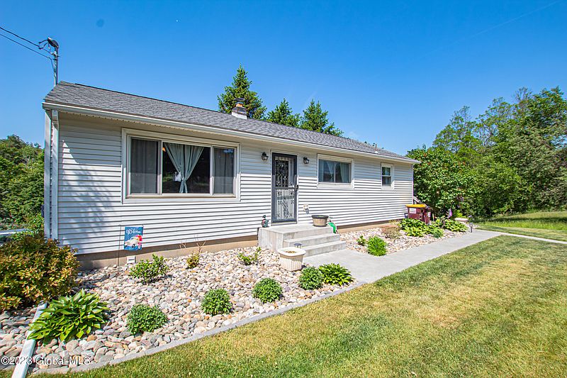 3rd image of 14 Downey Road