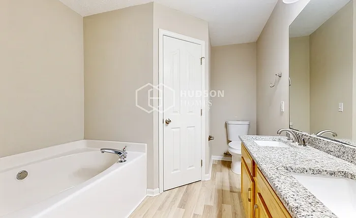 8014 Valencia Dr — Photo 18