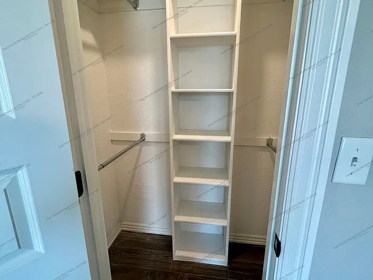 9007 Hawthorne Ln — Photo 22