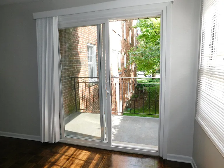 2610 Central Street — Photo 9