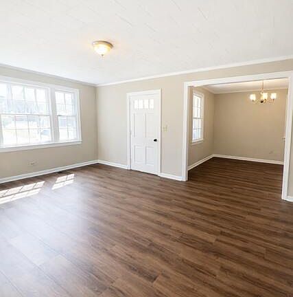 3rd image of 111 E Cherry St