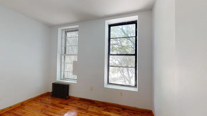 Rented by Bond New York | media 26