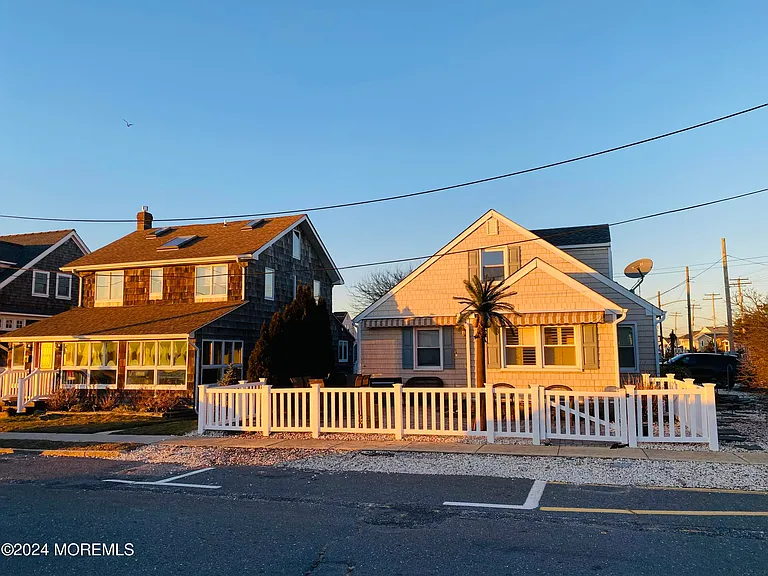 1403 Ocean Ave — Photo 25