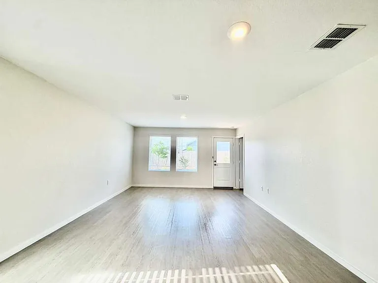 1402 Bertha Br — Photo 3