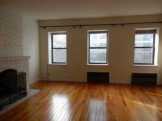 Rented by Aimee Grodanz, LREB | media 26