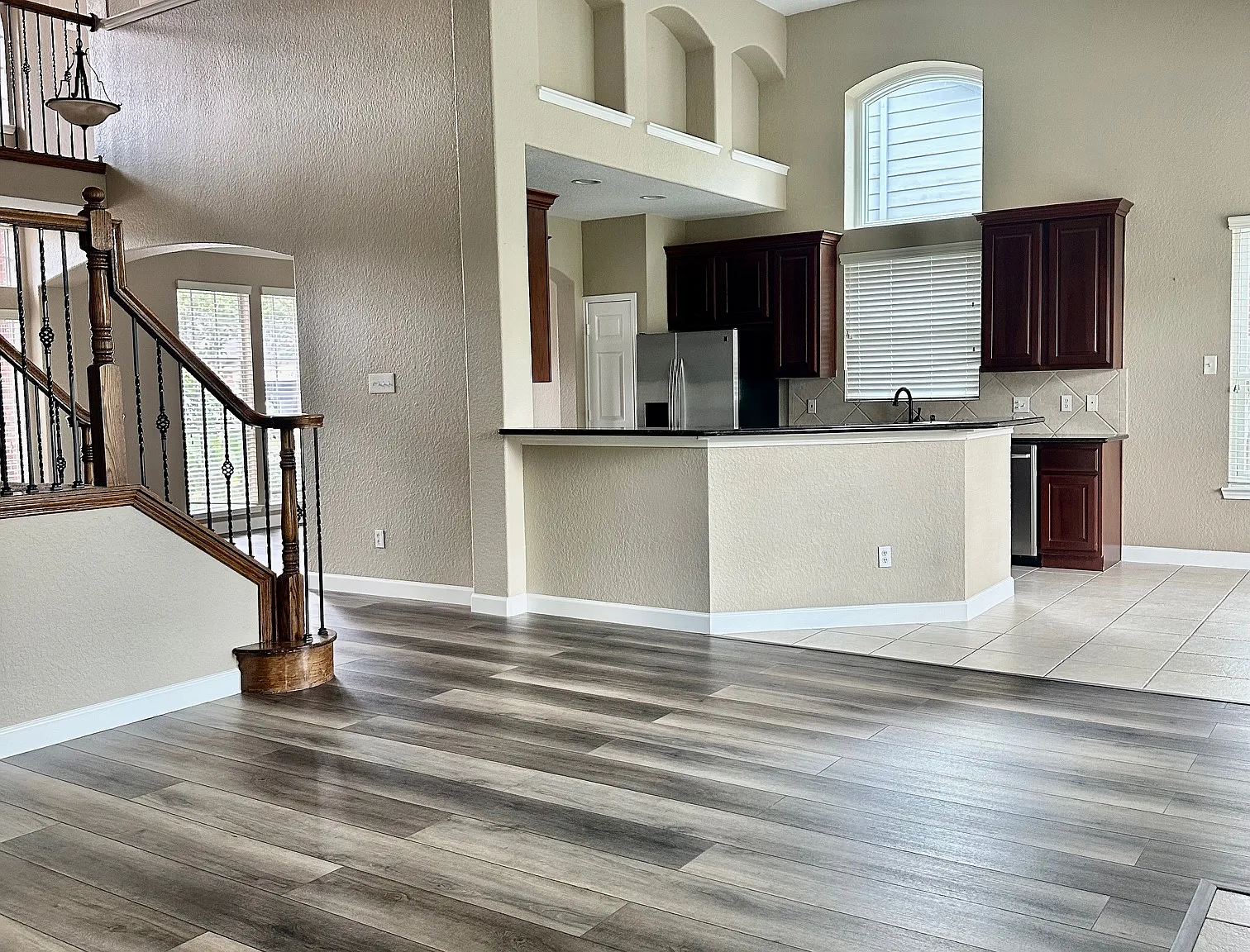 3 bed, 2.5 bath, 2277 sqft, $2,500 — Photo 2