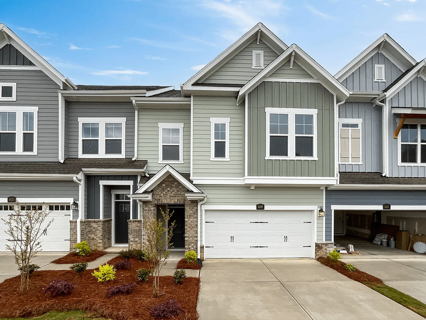 Experience Luxury Living: Stunning 3-Bed Townhome at The Retreat at West Catawba — Photo 1