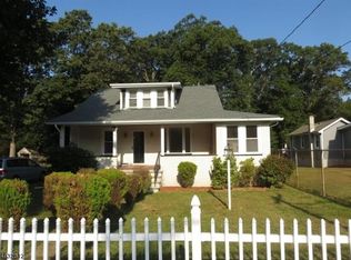 11 Elizabeth Ln, Budd Lake, NJ 07828