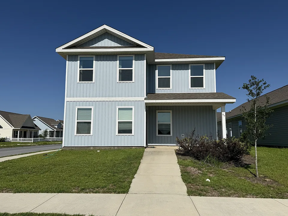 97 Staggerbush St
