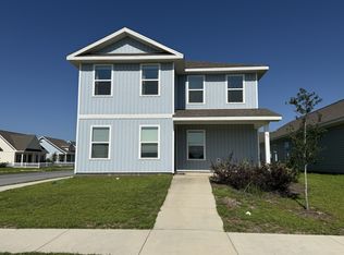 97 Staggerbush St, Freeport, FL 32439