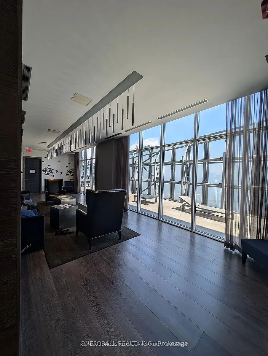 Building Photo - 1080 Bay St #4309