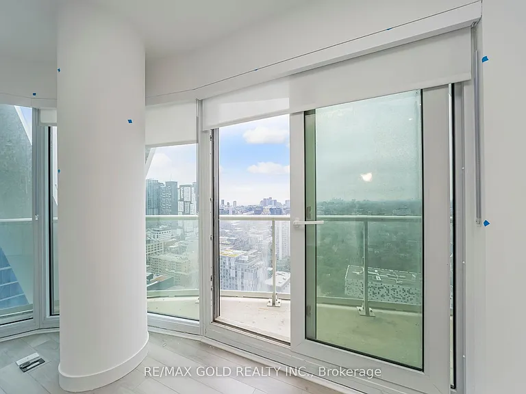 230 Simcoe St #2818 — Photo 30