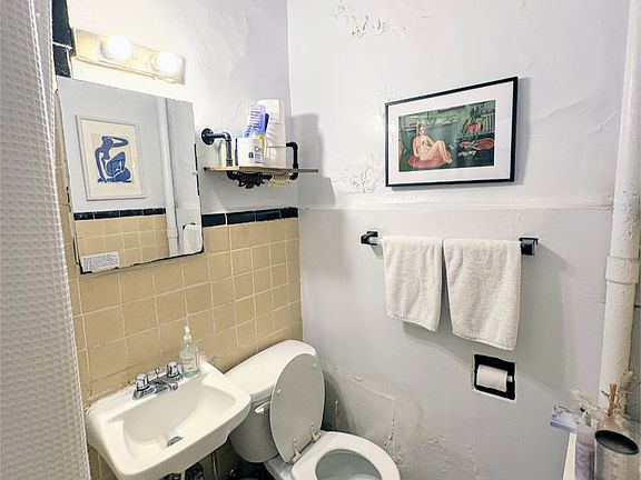 4th image of 57 W 105th St APT 3A