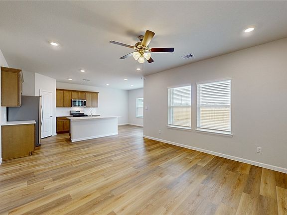 4th image of 928 Coffee Mill Ln