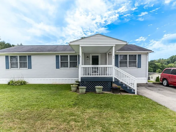 24 Hemlock Dr S, Beaver Falls, PA 15010