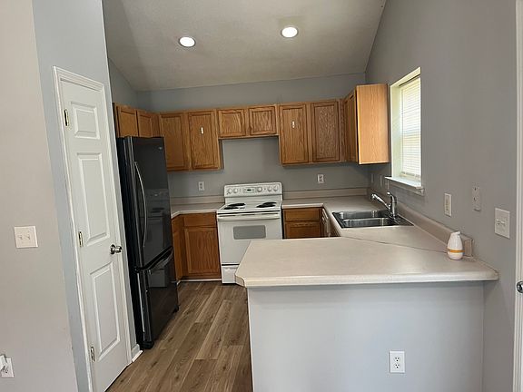 4th image of 5513 Stewartby Dr