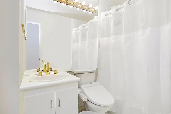 Rented by Keller Williams NYC | media 13