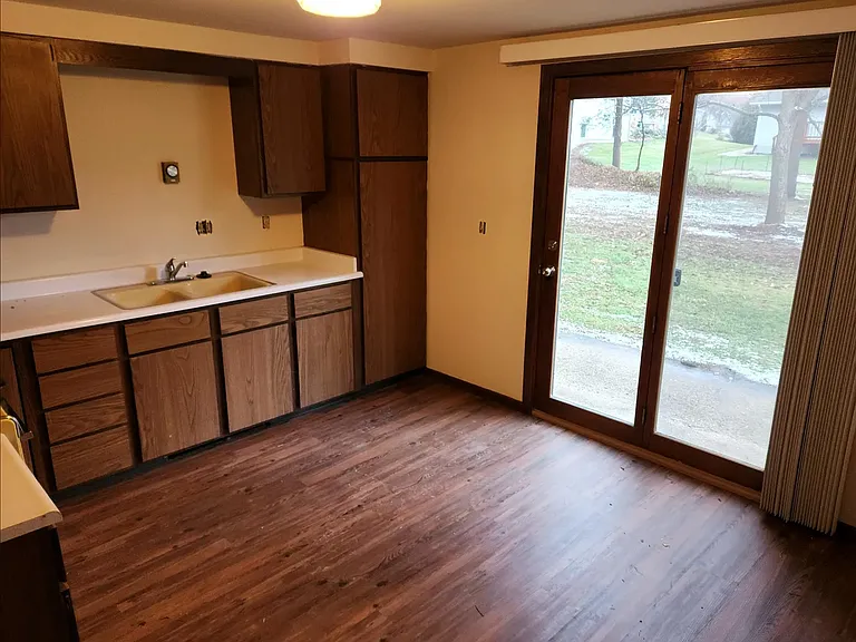 620 S Main St #E — Photo 1