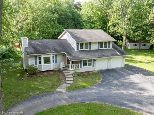 3485 Burrus Ct, Ortonville, MI 48462