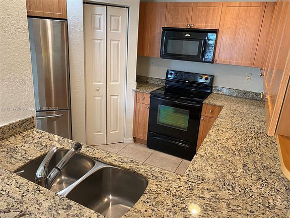 5th image of 10885 NW 89th Ter Unit 107