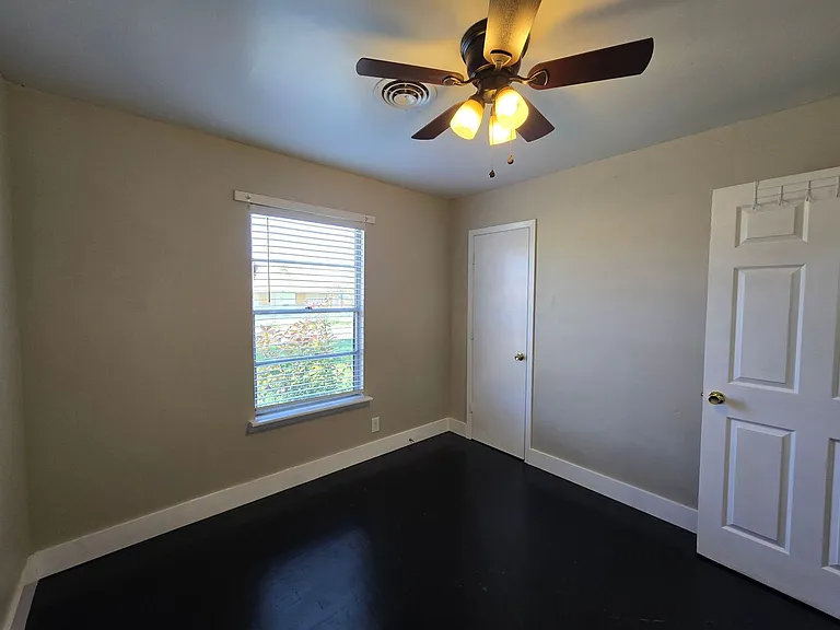 208 W Anderson Ave — Photo 19