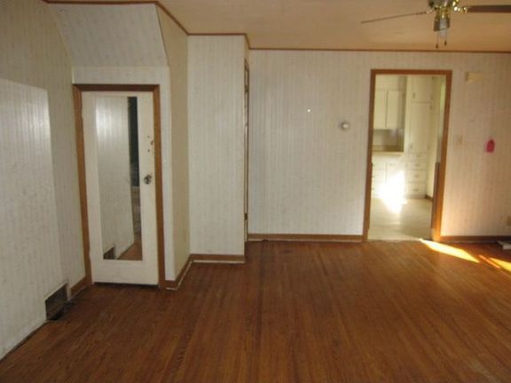 3rd image of 314 Oscar Ave N