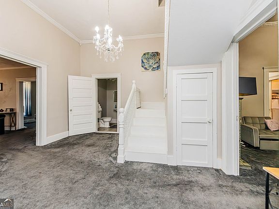 4th image of 59 Warren St