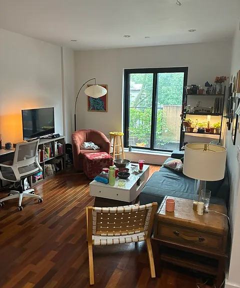 695 Jefferson Ave #4 — Photo 11