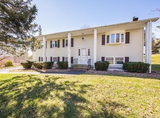 7 Longview Ln, Wallingford, CT 06492