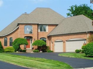 230 Winchester Cir, Aurora, OH 44202