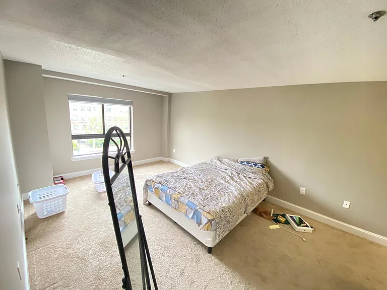 1114 Beacon St — Photo 6