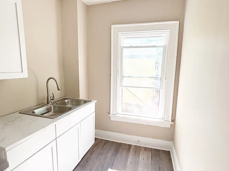 359 Potomac Ave #361 — Photo 1