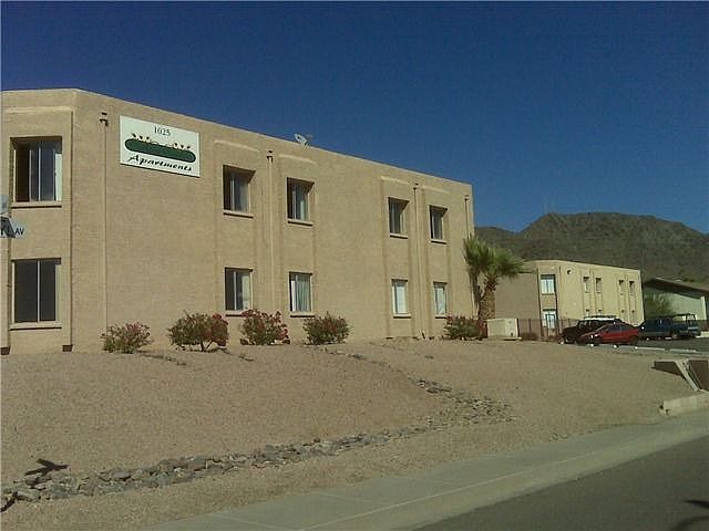 1st image of 1025 W Cochise Dr