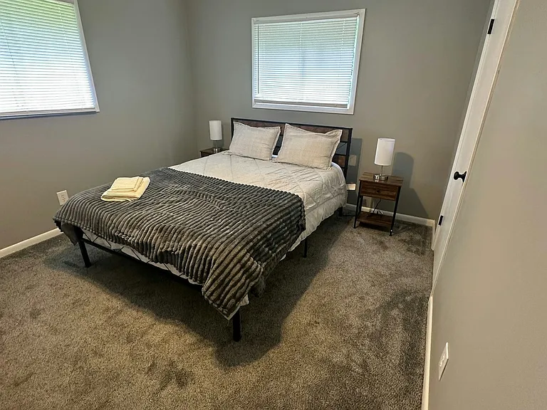 2222 N Rose Park Ave — Photo 8