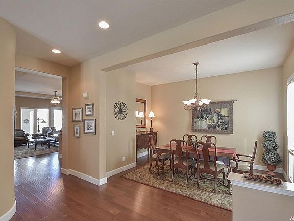 Formal Dinning Room