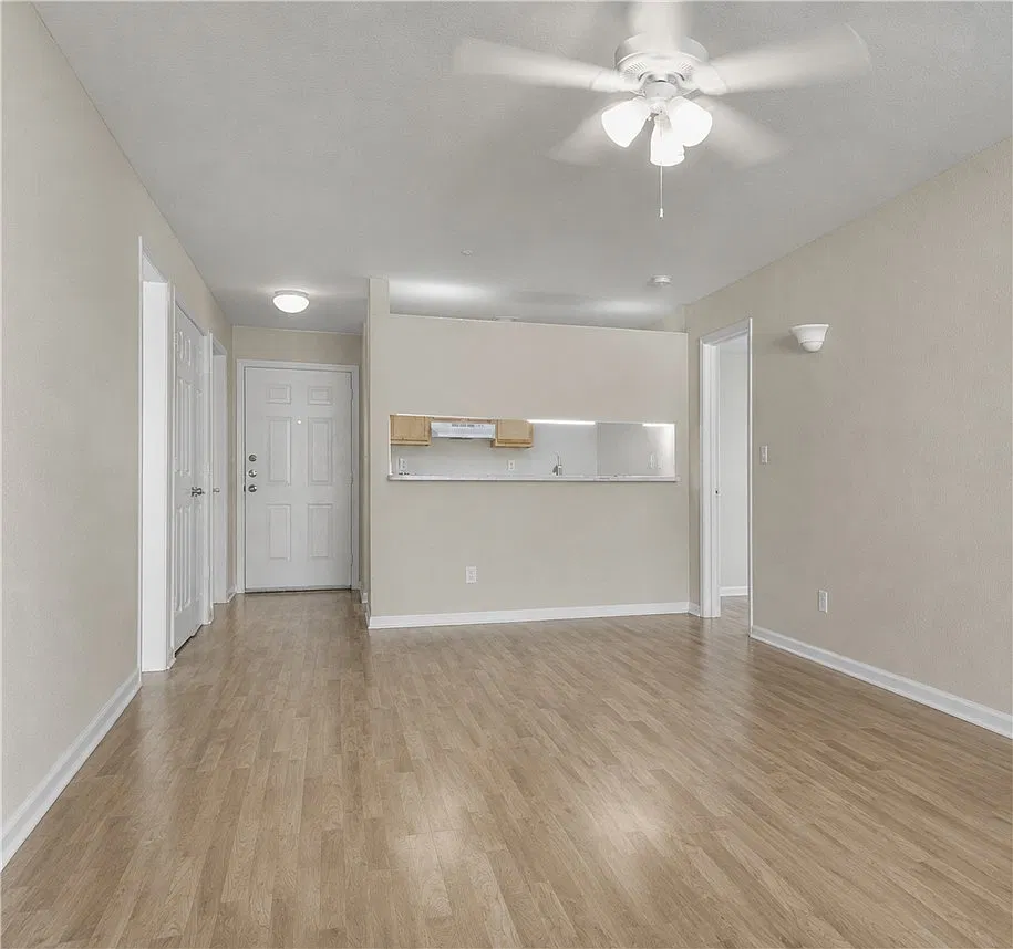 4 bed, 1236 sqft, $1,600 — Photo 2