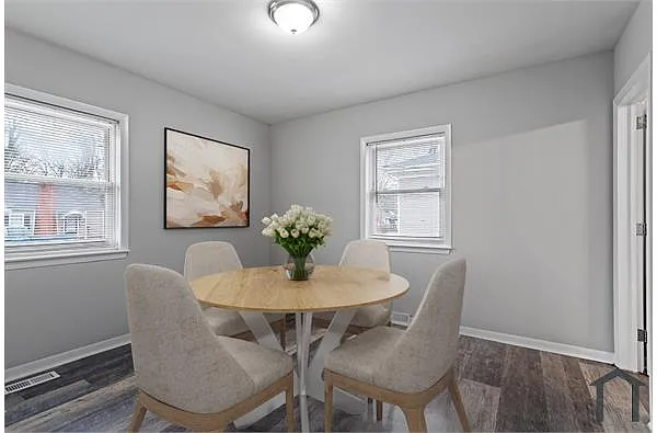 Building Photo - 409 E Maynard Ave #8